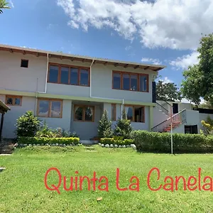 La Canela Guest house